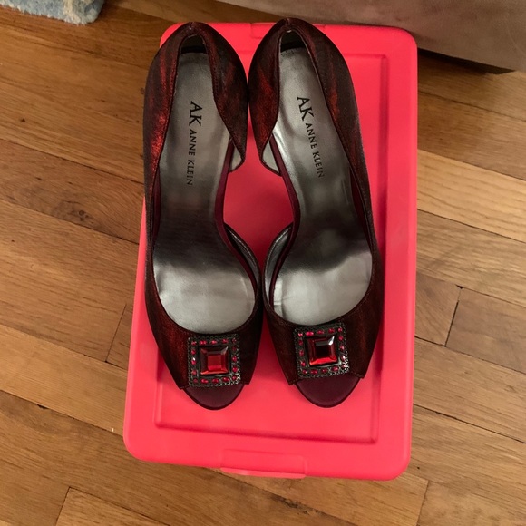 Ann Klein heels - Picture 1 of 3